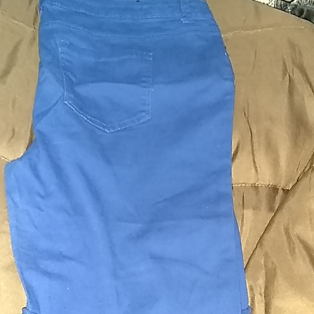 Shorts - Picture 2 of 2